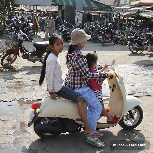 J01_1748 Family transport.JPG